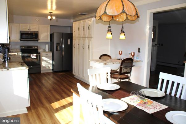 Dining room, Interior, Kitchen, Stainless Steel Appliances, Wood Texture Flooring