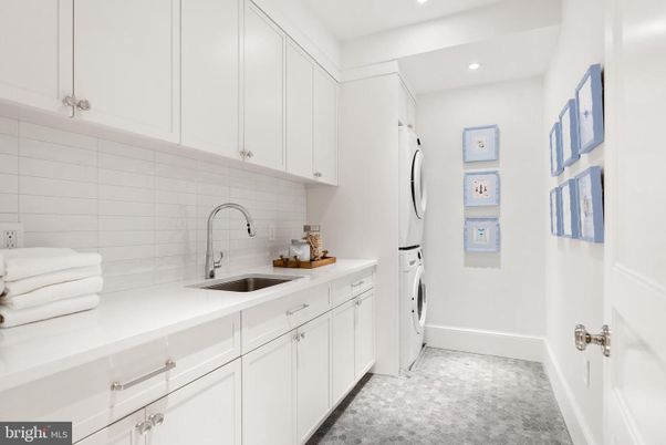 Interior, Recessed Lighting, Washer