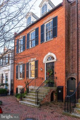Exterior, Facade, Brick Facade, Rowhouse