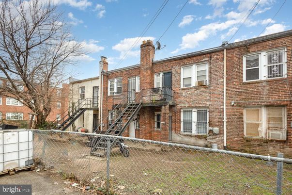 Exterior, Facade, Brick Facade, Rowhouse