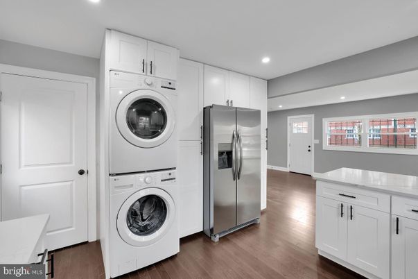 Interior, Recessed Lighting, Utility Closets, Washer, Wood Texture Flooring