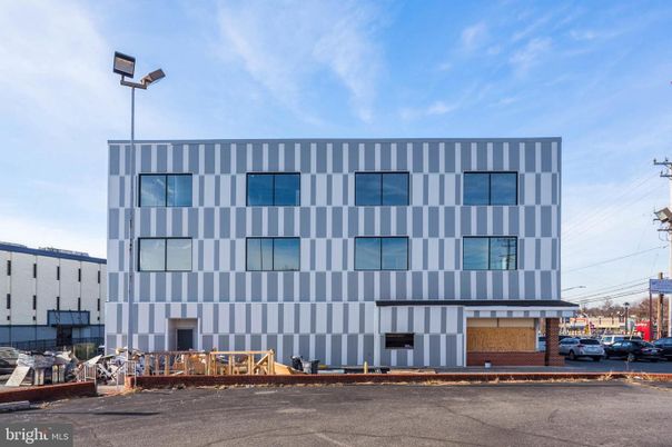 Exterior, Facade, Highrise