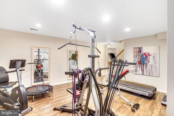 Fitness Equipment, Interior, Recessed Lighting, Wood Texture Flooring