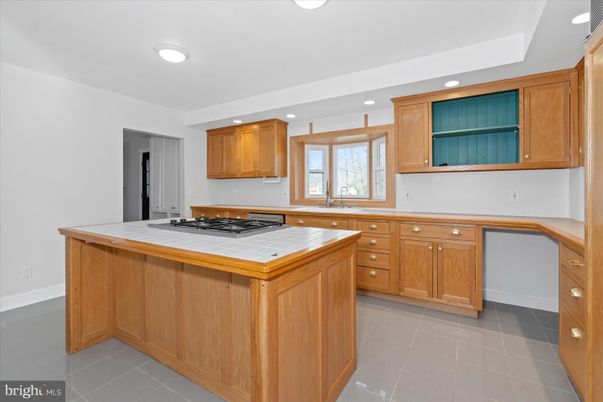 Interior, Kitchen, Recessed Lighting, Tile Countertops