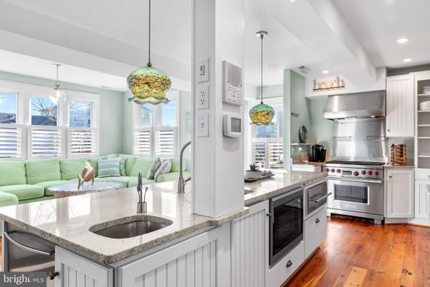 Interior, Kitchen, Living room, Pendant Lights, Recessed Lighting, Stainless Steel Appliances, Wood Texture Flooring