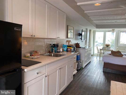 Dining room, Interior, Kitchen, Recessed Lighting, Wood Texture Flooring