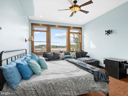 Bedroom, Interior, Recessed Lighting, Water, Wood Texture Flooring