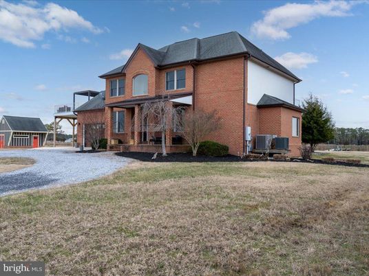 Backyard, Exterior, Facade, Brick Facade, Brick Traditional