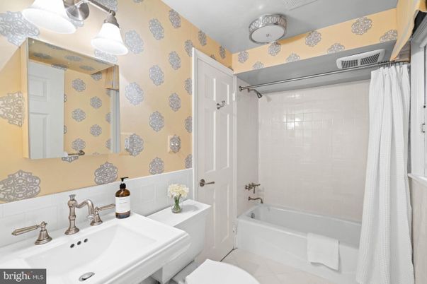 Bathroom, Interior