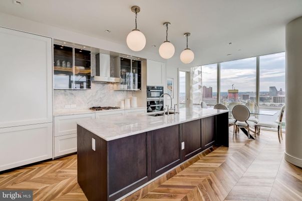 Dining room, Interior, Kitchen, Pendant Lights, Recessed Lighting, Wood Texture Flooring