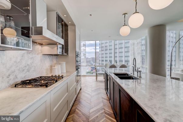 Dining room, Interior, Kitchen, Pendant Lights, Recessed Lighting, Wood Texture Flooring