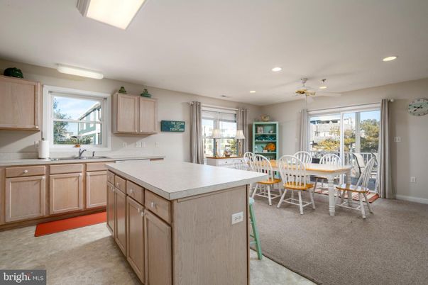 Dining room, Interior, Kitchen, Recessed Lighting