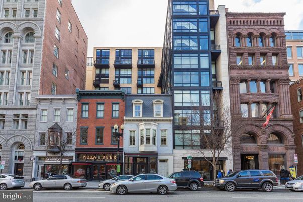 Exterior, Facade, Brick Facade, Rowhouse