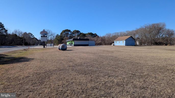 Backyard, Detached Garage, Exterior