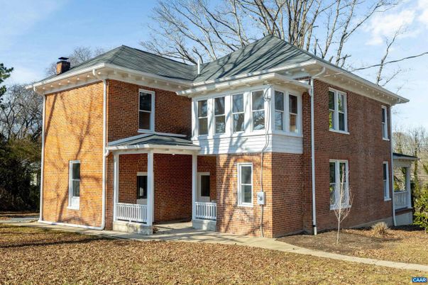 Exterior, Facade, Brick Facade, Georgian