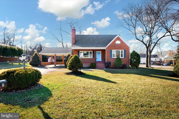 Backyard, Exterior, Facade, Brick Facade, Cape Cod