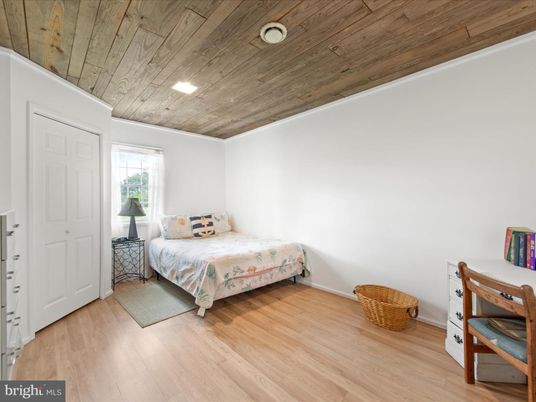 Bedroom, Interior, Recessed Lighting, Wooden Ceilings, Wood Texture Flooring