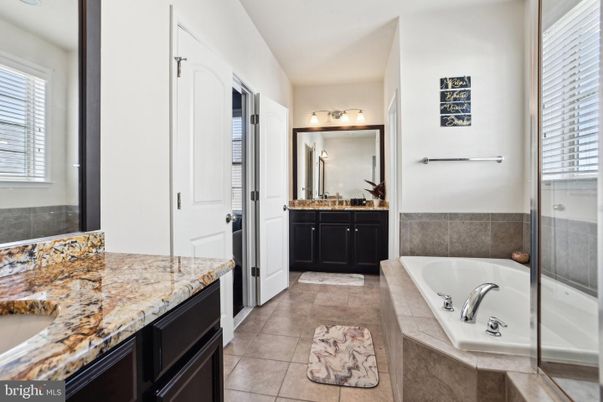Bathroom, Dual Sink Vanities, Interior