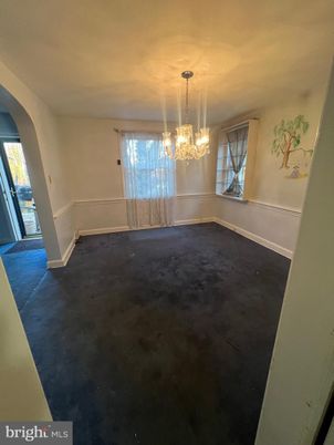 Empty room, Interior, Pendant Lights