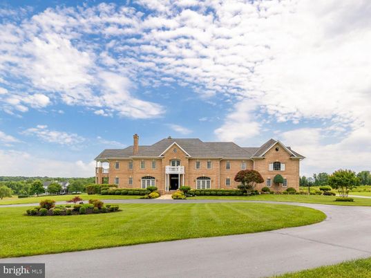 Backyard, Exterior, Facade, Brick Facade, French Provincial