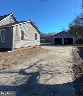 Backyard, Detached Garage, Exterior