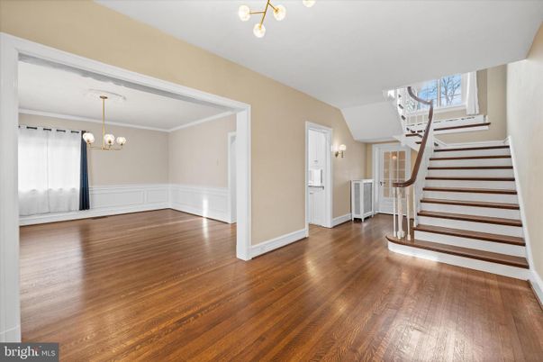 Empty room, Interior, Pendant Lights, Wood Texture Flooring
