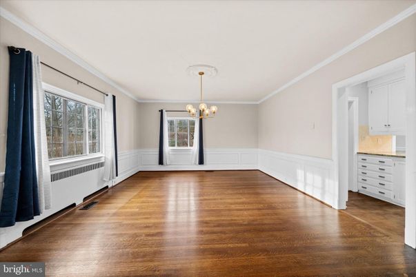 Chandelier, Empty room, Interior, Wood Texture Flooring