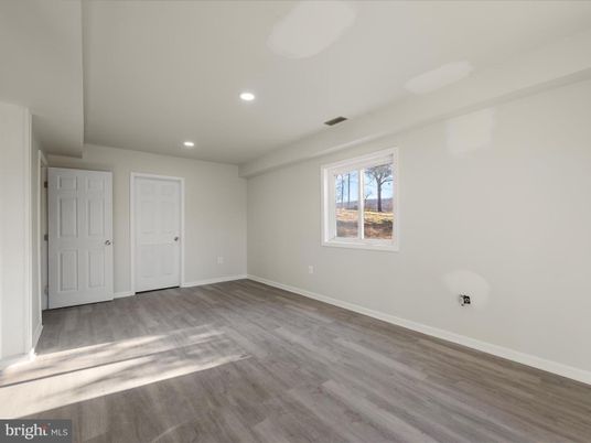 Empty room, Interior, Recessed Lighting, Wood Texture Flooring