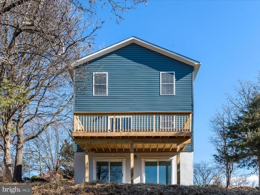 Exterior, Facade, American Craftsman