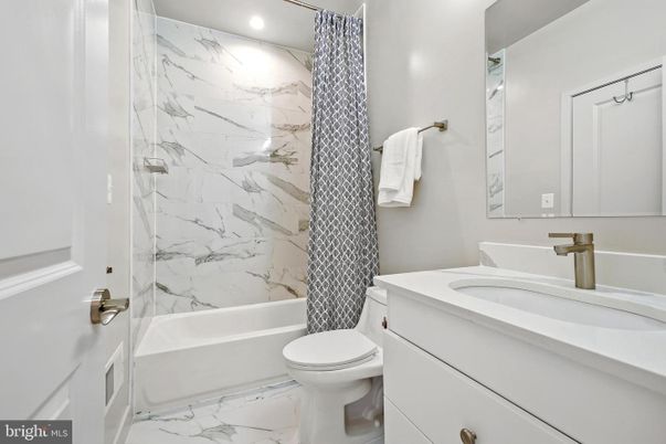 Bathroom, Interior, Marble, Marble Walls, Recessed Lighting