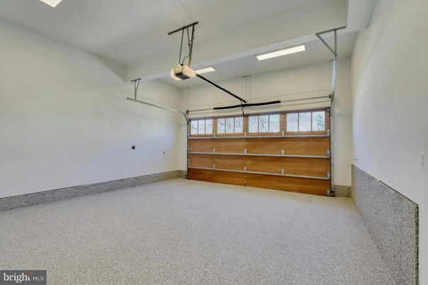Garage, Interior