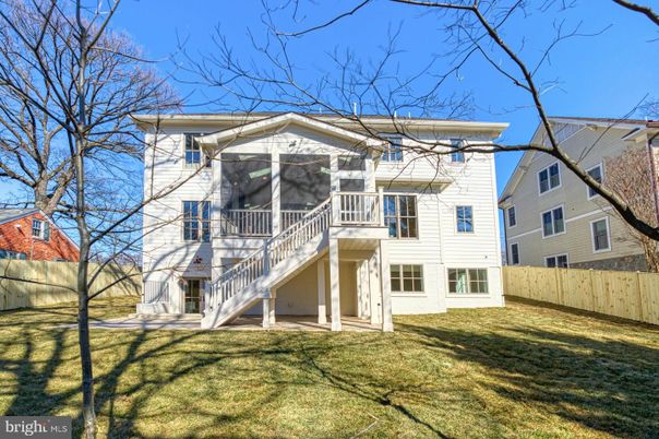 Backyard, Exterior, Facade, American Foursquare