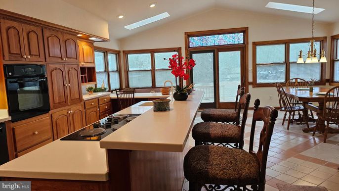 Dining room, Interior, Kitchen, Pendant Lights, Recessed Lighting, Water