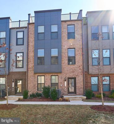 Exterior, Facade, Brick Facade, Rowhouse