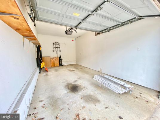 Garage, Interior
