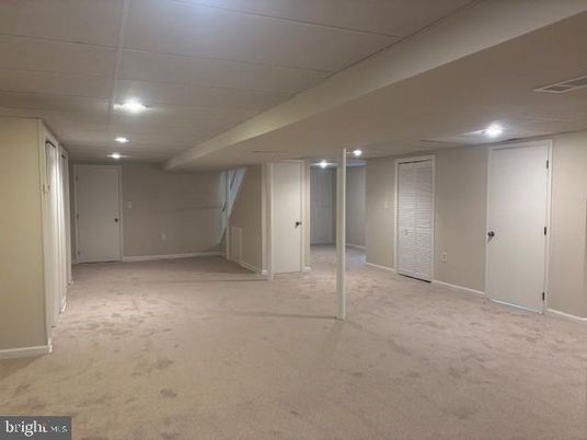 Empty room, Interior, Recessed Lighting