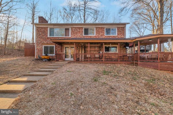 Exterior, Facade, Brick Facade, American Foursquare