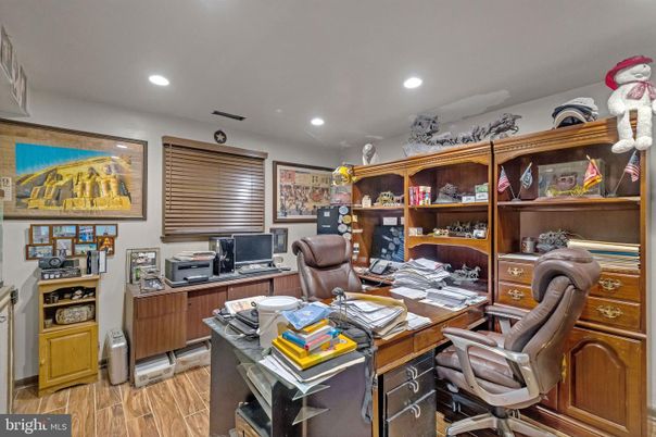 Home Office, Interior, Recessed Lighting, Wood Texture Flooring