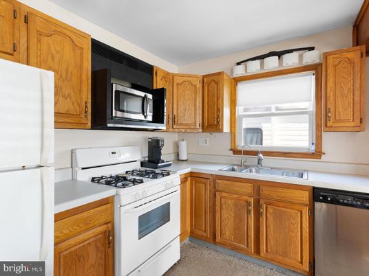 Interior, Kitchen, Stainless Steel Appliances