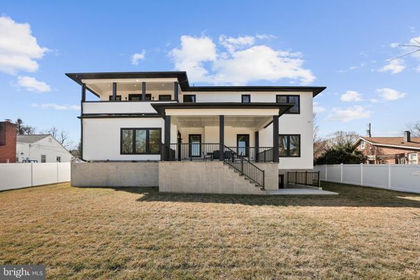 Backyard, Exterior, Facade, Modern