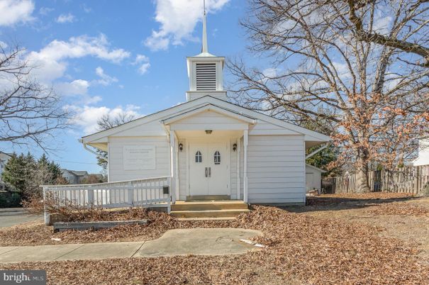 Exterior, Facade, None