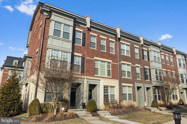 Exterior, Facade, Brick Facade, Rowhouse