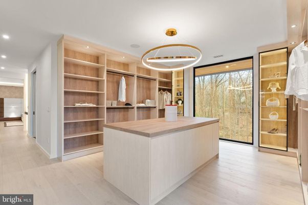 Interior, Pendant Lights, Recessed Lighting, Wood Texture Flooring