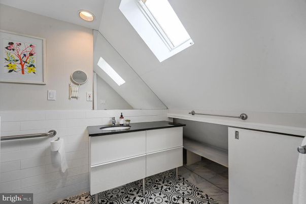 Bathroom, Interior, Recessed Lighting