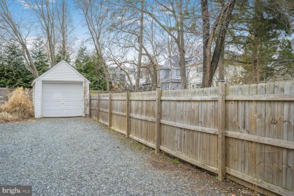Detached Garage, Exterior