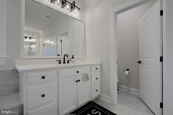 Bathroom, Dual Sink Vanities, Interior