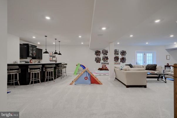 Interior, Living room, Pendant Lights, Recessed Lighting