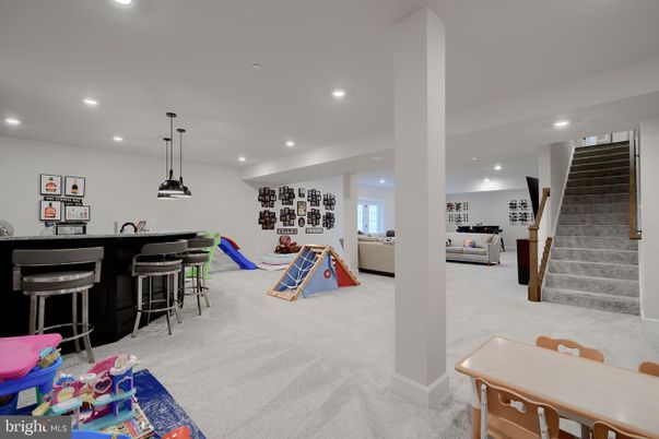 Interior, Living room, Pendant Lights, Recessed Lighting