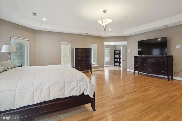 Bedroom, Interior, Pendant Lights, Recessed Lighting, Wood Texture Flooring