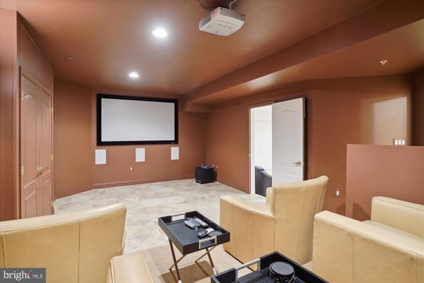Interior, Projection Screen, Recessed Lighting, Theatre Room